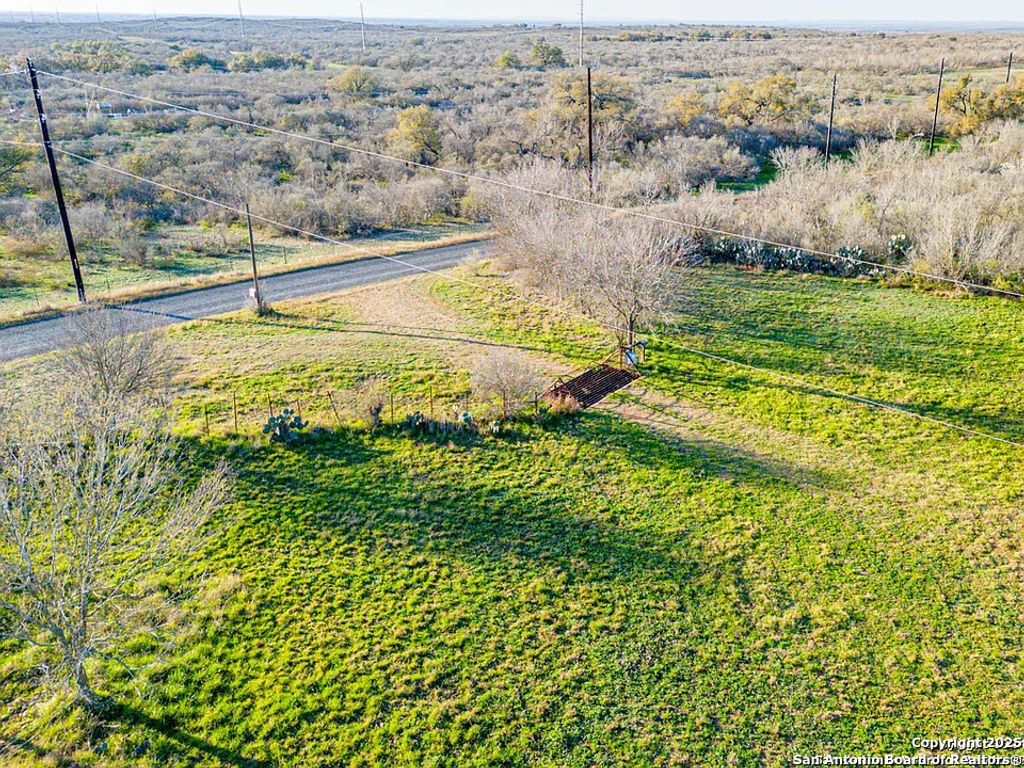 Photo of 2693 county road 467, Devine, TX 78016 (MLS # 1930136)