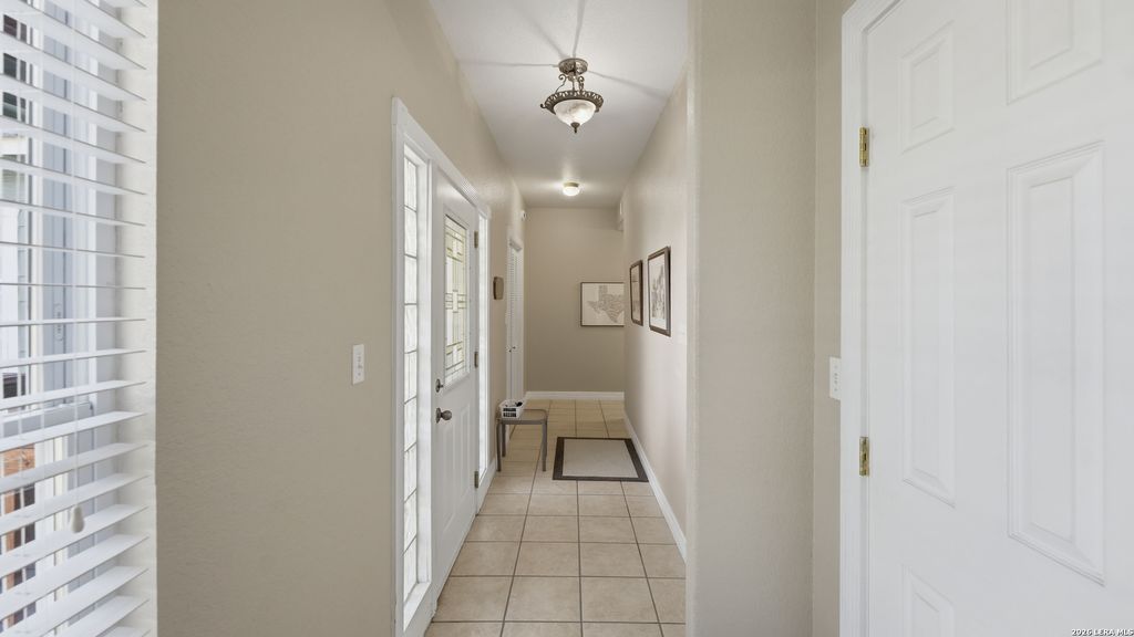 Photo of 956 Lakebreeze Dr, Canyon Lake, TX 78133 (MLS # 1949607)