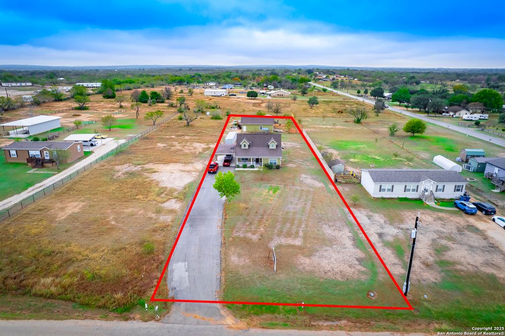 Photo of 163 Buckeye, Seguin, TX 78155 (MLS # 1926485)