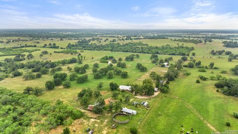 A home in Luling