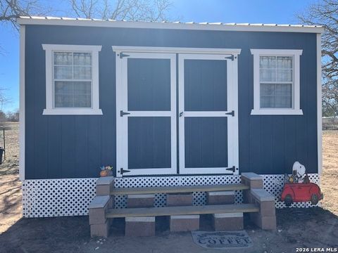 3086 County Road 442 Stockdale TX 78160