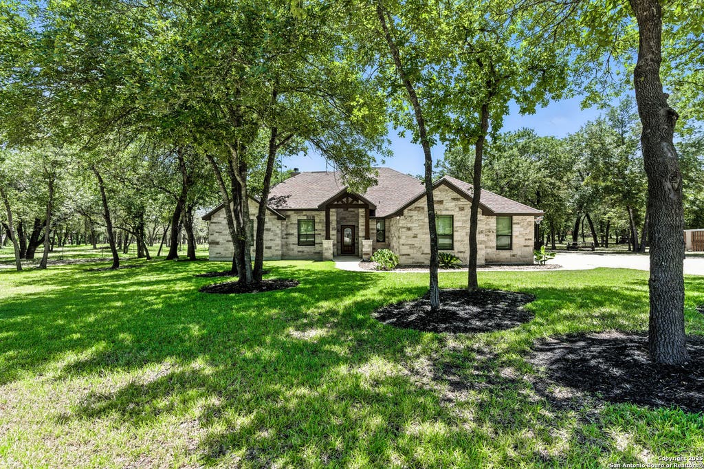 Photo of 309 Hickory Trail, La Vernia, TX 78121 (MLS # 1889134)