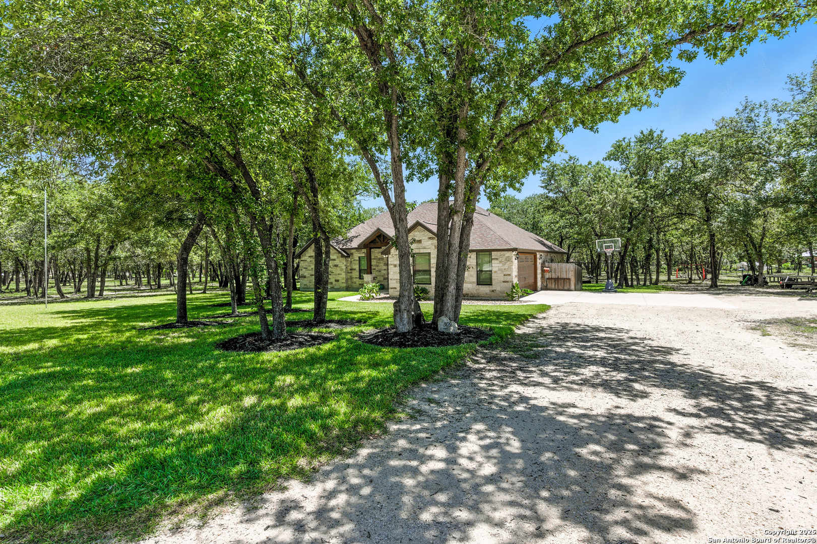 309 Hickory Trail