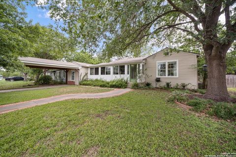 131 Larchmont San Antonio TX 78209