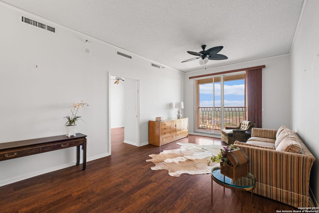 Photo of 1 Towers Park Ln 2107 #2107, San Antonio, TX 78209 (MLS # 1822613)