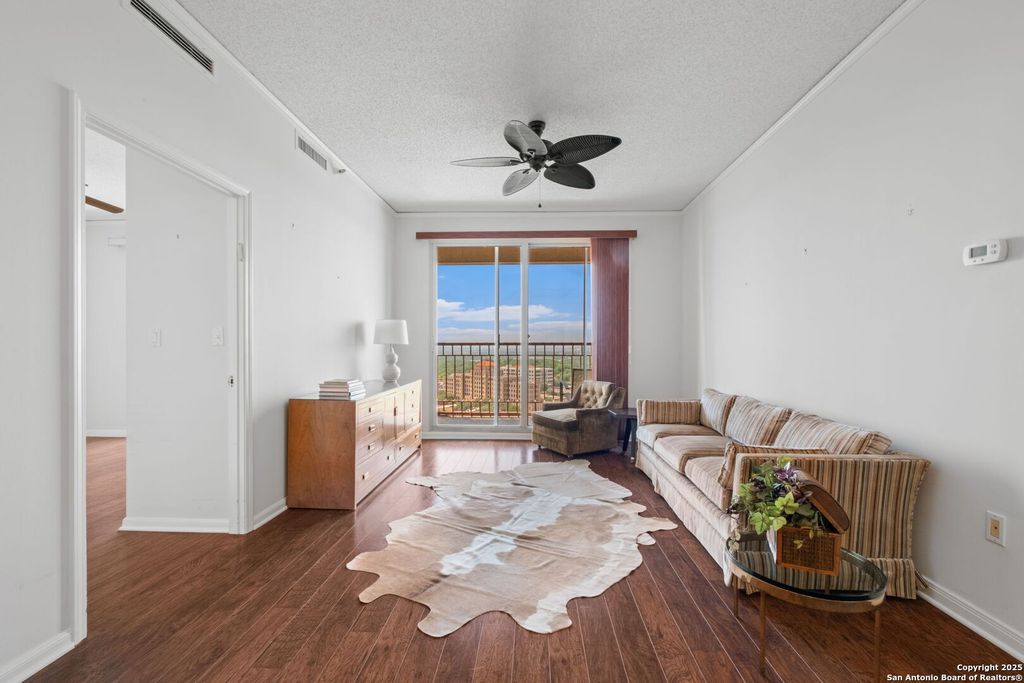 Photo of 1 Towers Park Ln 2107 #2107, San Antonio, TX 78209 (MLS # 1822613)