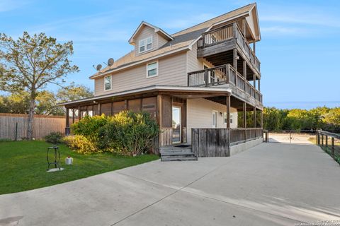 556 APOLLO DRIVE Canyon Lake TX 78133