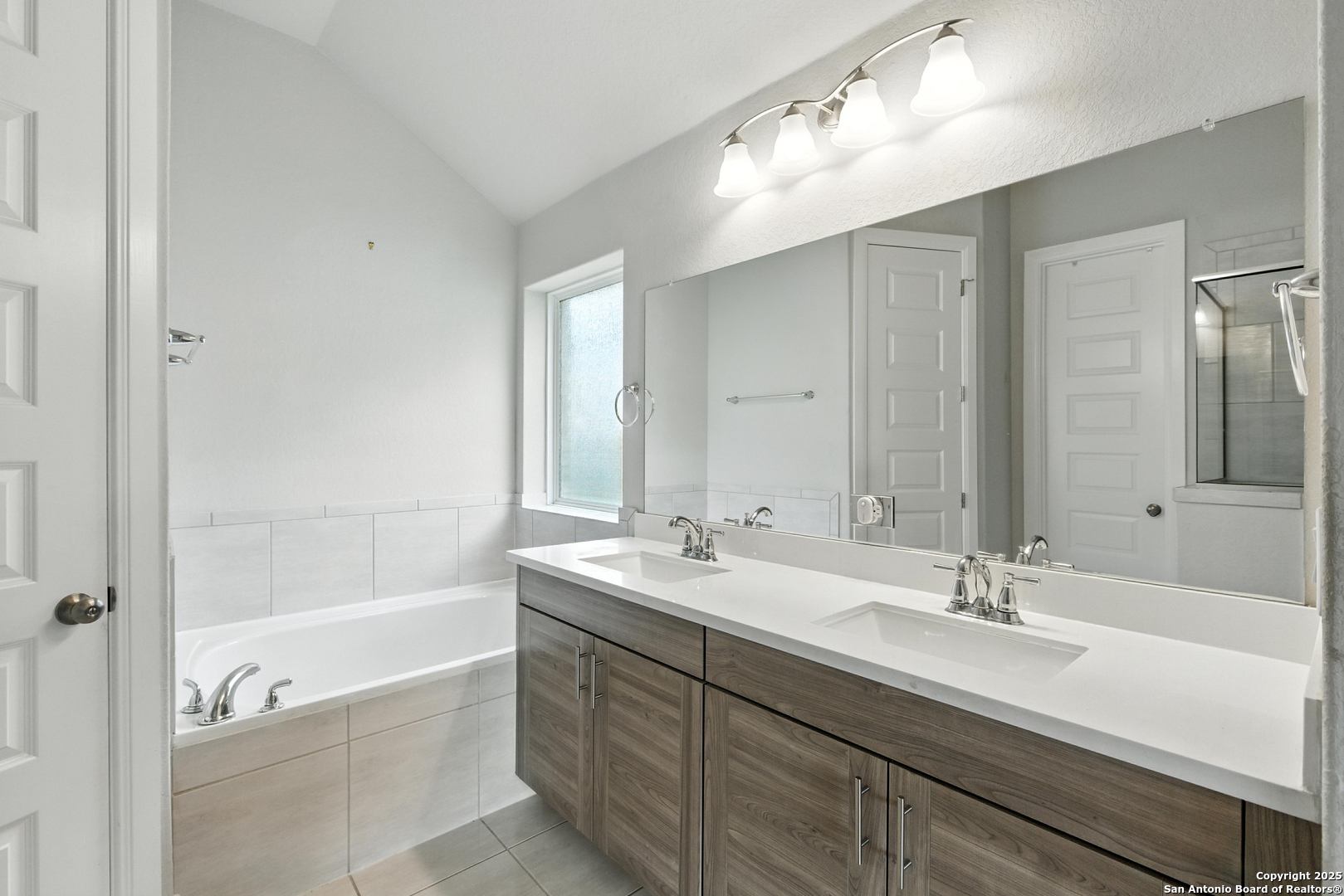 Boerne, Texas 78006, United States, 4 Bedrooms Bedrooms, ,3 BathroomsBathrooms,Residential,Active,161163