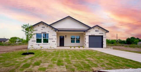 Photo for 16720 Llano Estacado, Atascosa, TX 78002 (MLS # 1860392)
