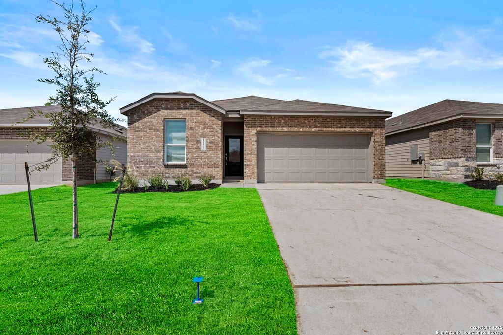 Photo of 1233 Twisted Creek, New Braunfels, TX 78130 (MLS # 1923056)