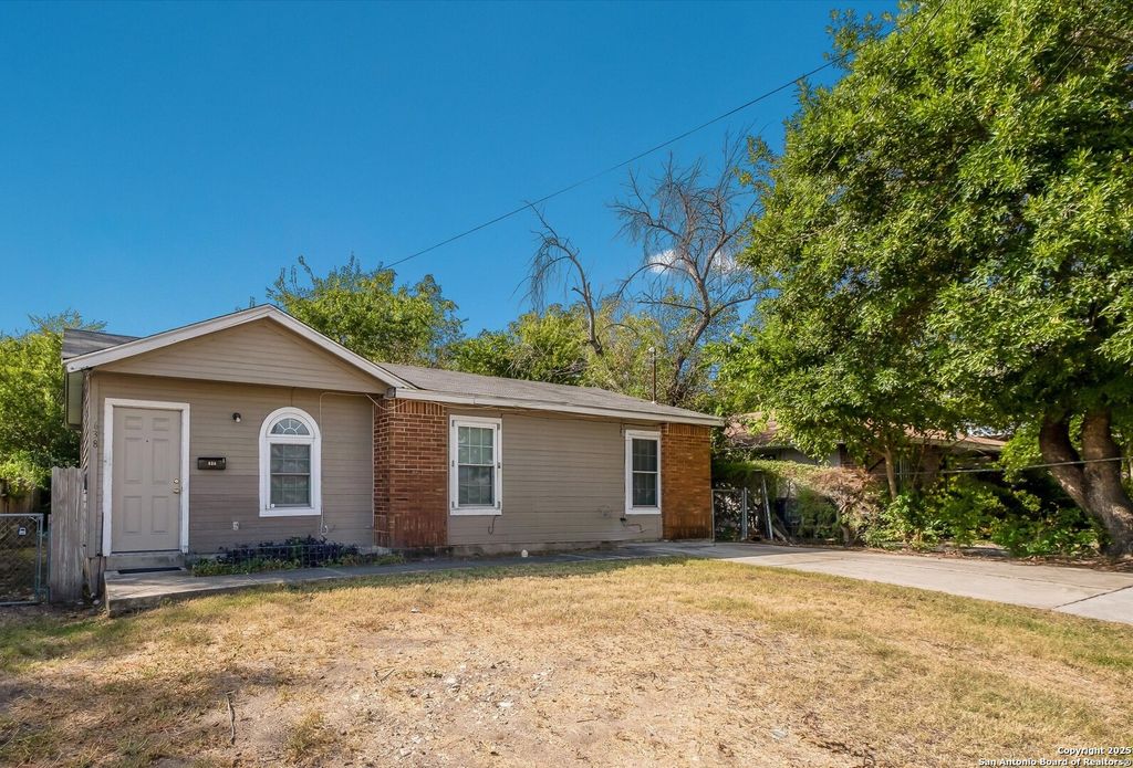 Photo of 638 Hood, San Antonio, TX 78208 (MLS # 1915191)