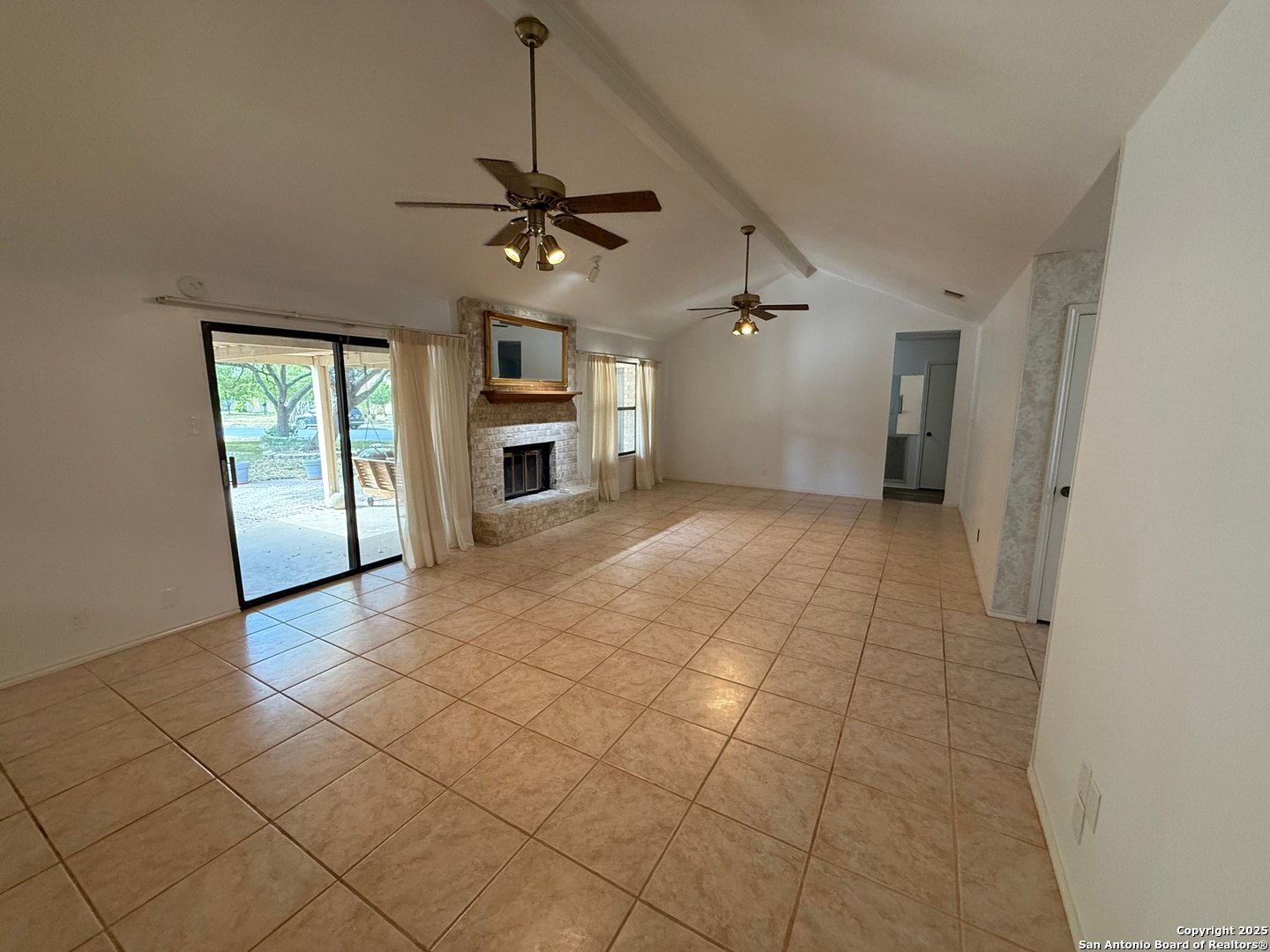 2214 Pebble Crest Cir