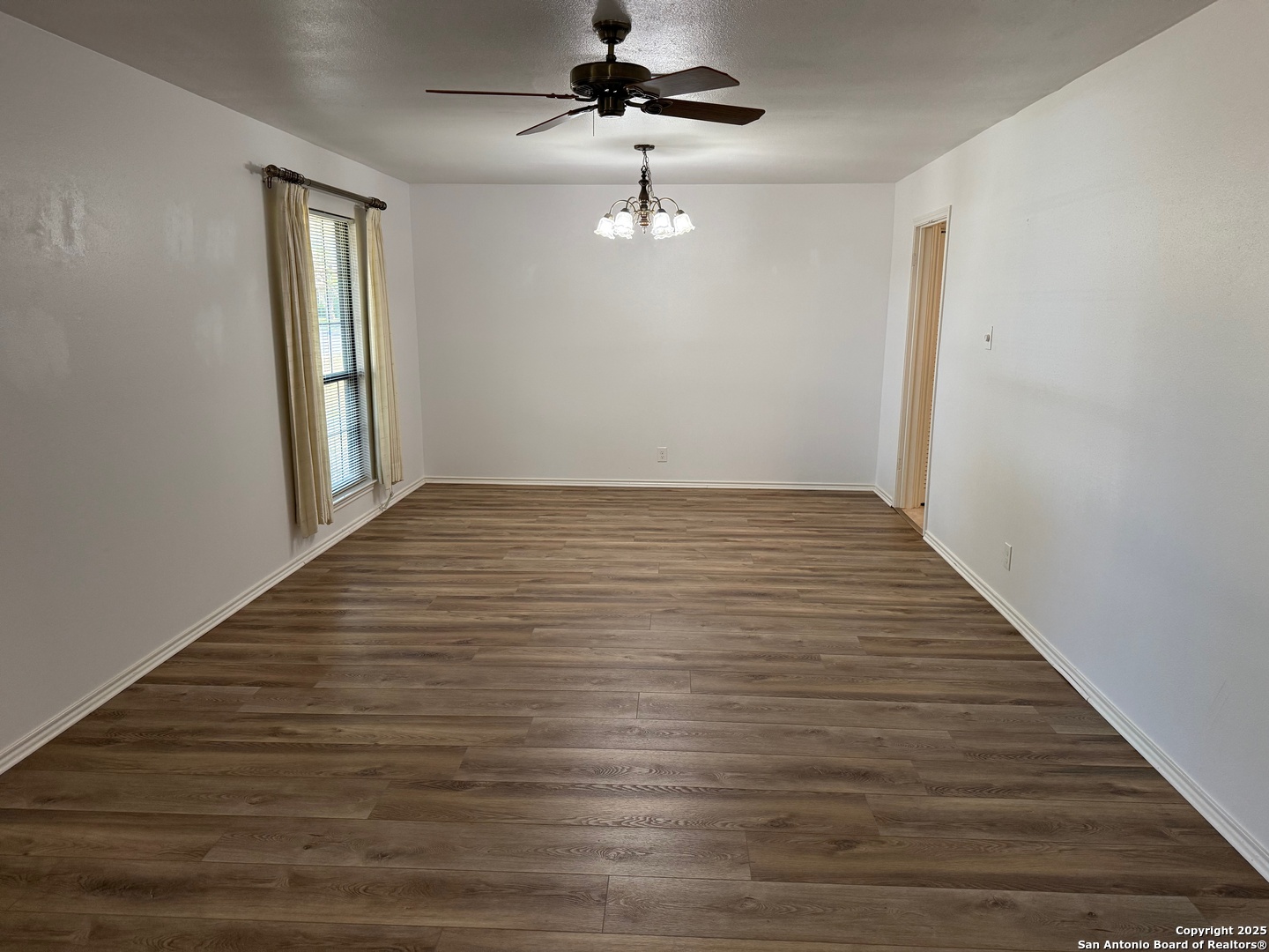2214 Pebble Crest Cir