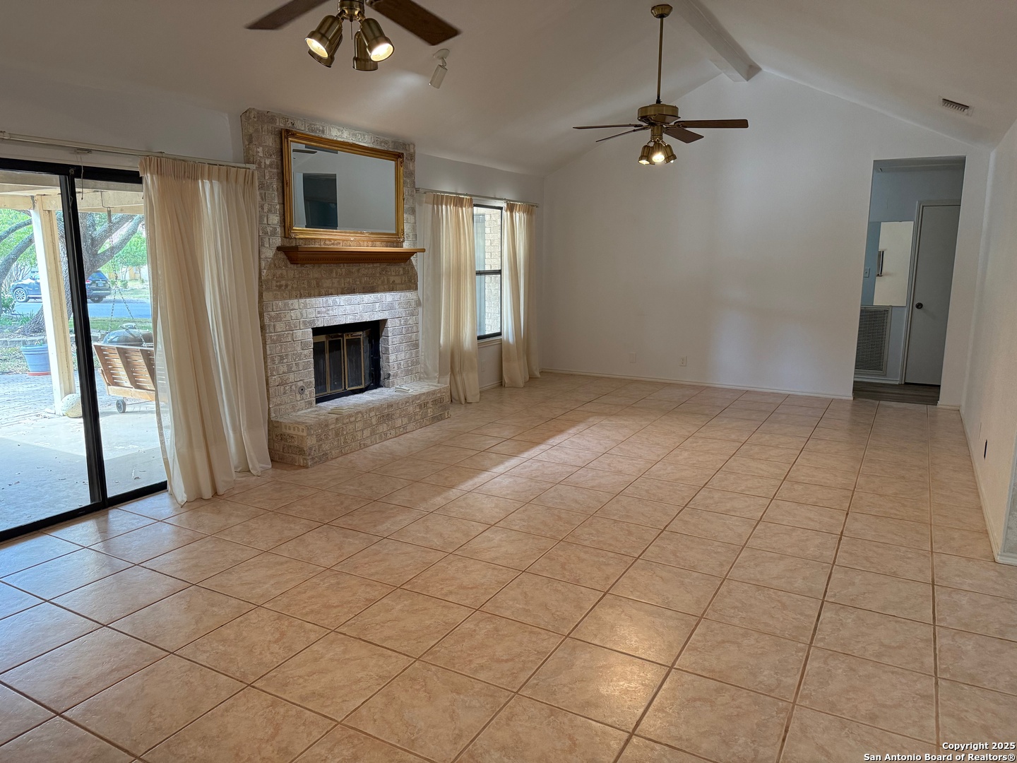 2214 Pebble Crest Cir