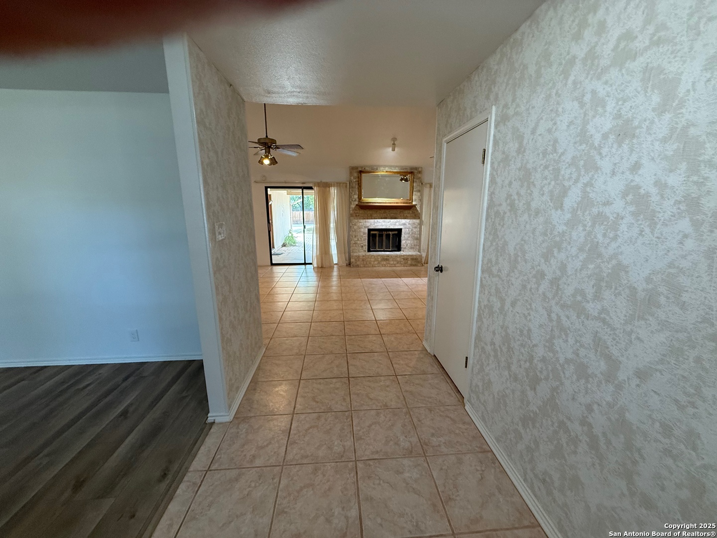 2214 Pebble Crest Cir