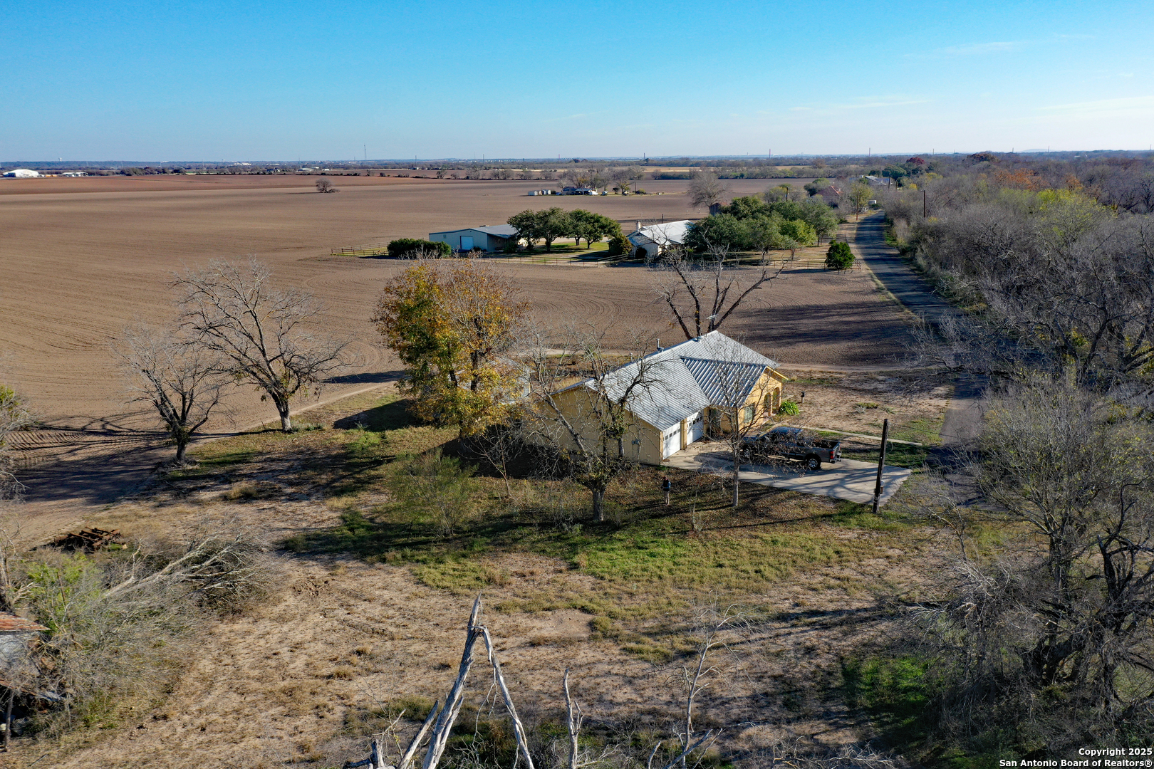 908 COUNTY ROAD 5711