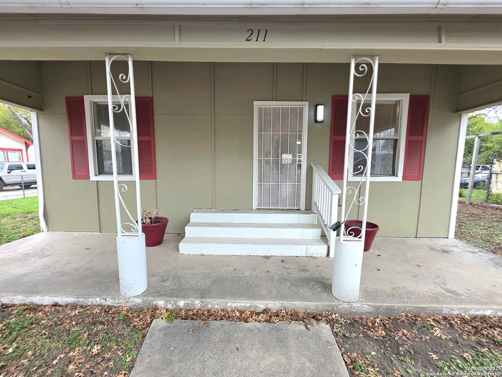 Photo of 211 fest, San Antonio, TX 78204 (MLS # 1926562)