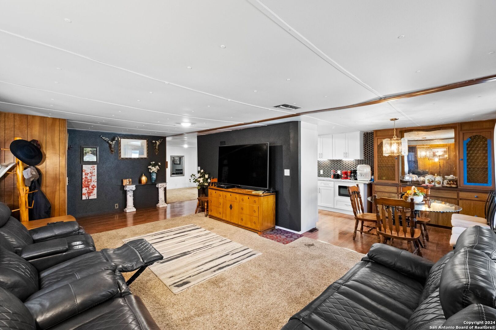 626 Flintstone Dr