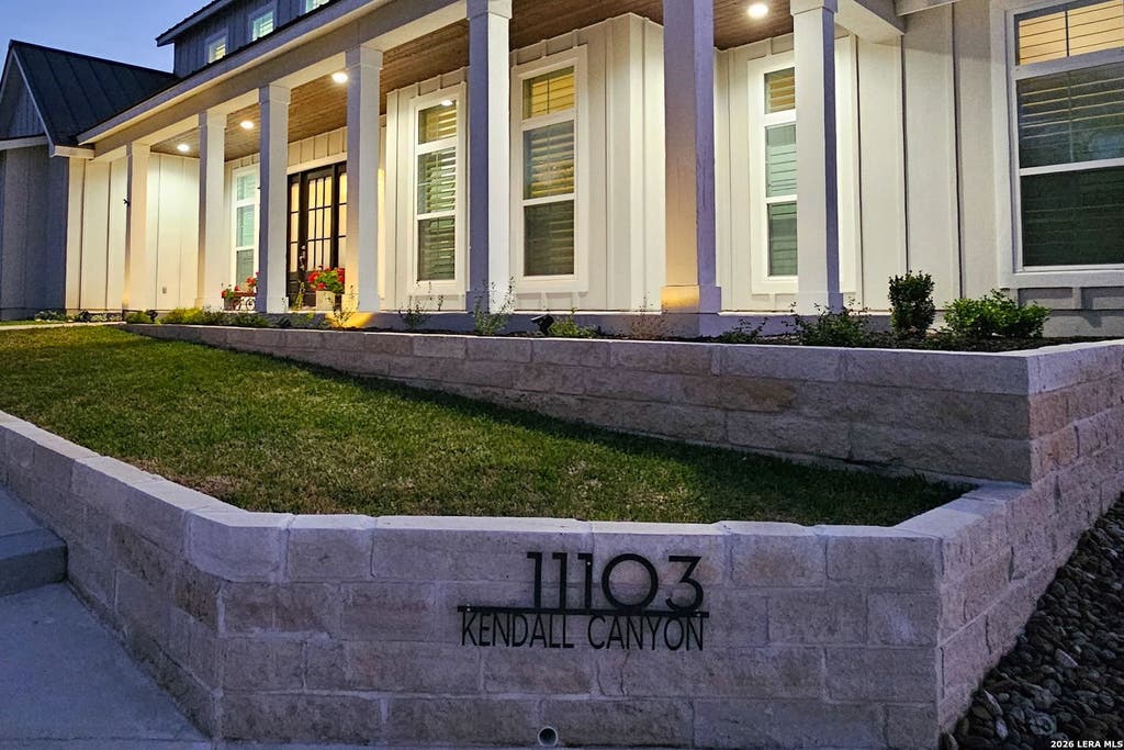 Photo of 11103 Kendall Canyon, San Antonio, TX 78255 (MLS # 1994999)