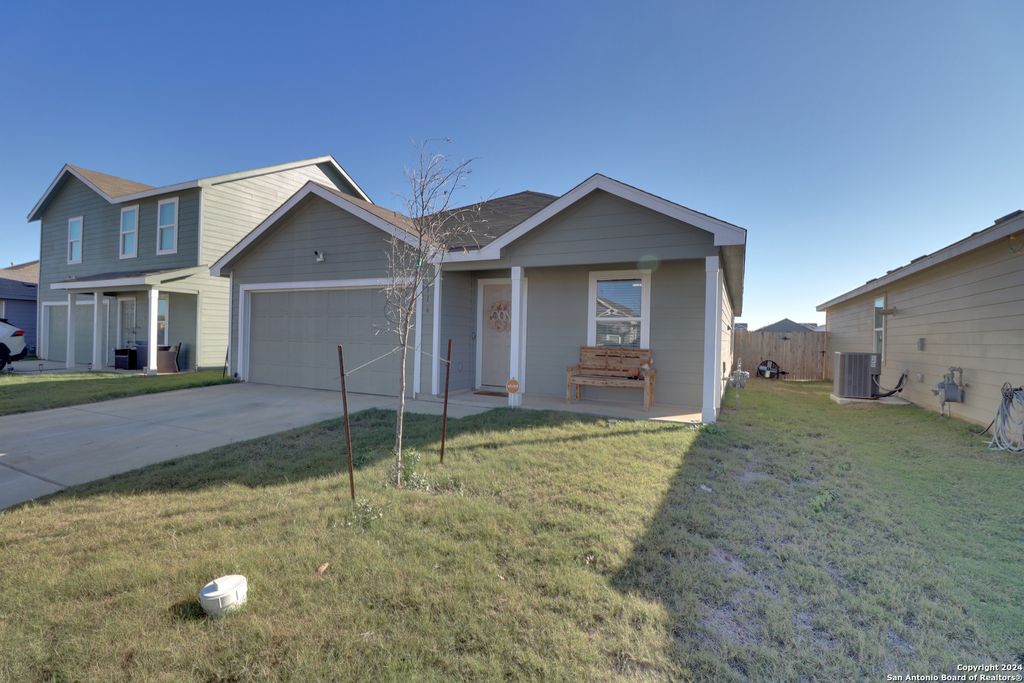 Photo of 116 Aidan Trl, Fredericksburg, TX 78624 (MLS # 1945384)