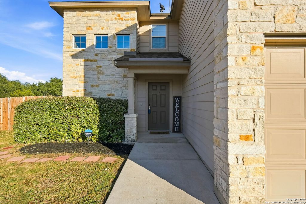 Photo of 184 Jolie Circle, Boerne, TX 78015 (MLS # 1925347)