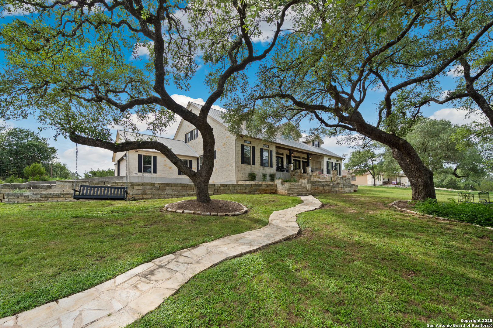111 Oak Pointe