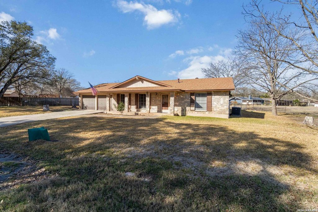 Photo of 204 Norris Dr W, Converse, TX 78109 (MLS # 1944503)