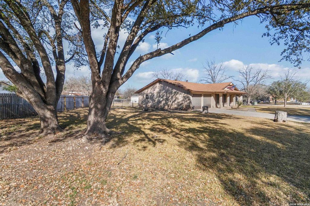 Photo of 204 Norris Dr W, Converse, TX 78109 (MLS # 1944503)