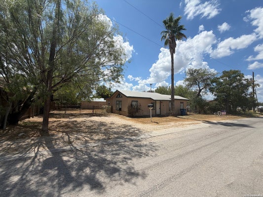 112 FERNANDEZ AVE, DEVINE, TX 78016 - Image 442bc64774f623286f3bcce5bfc0a221/1606969862