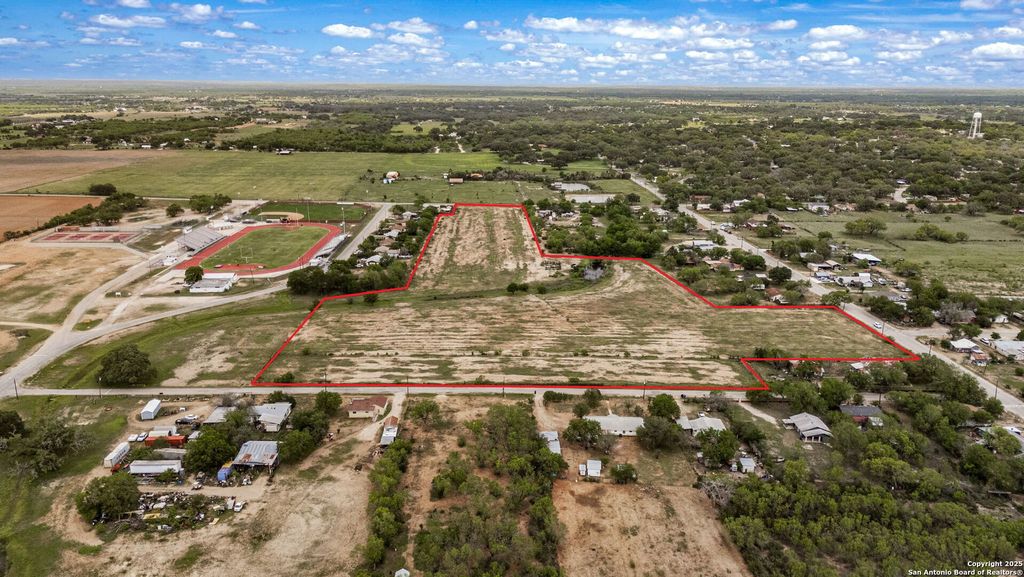 Photo of 000 County Road 7610, Devine, TX 78016 (MLS # 1860909)