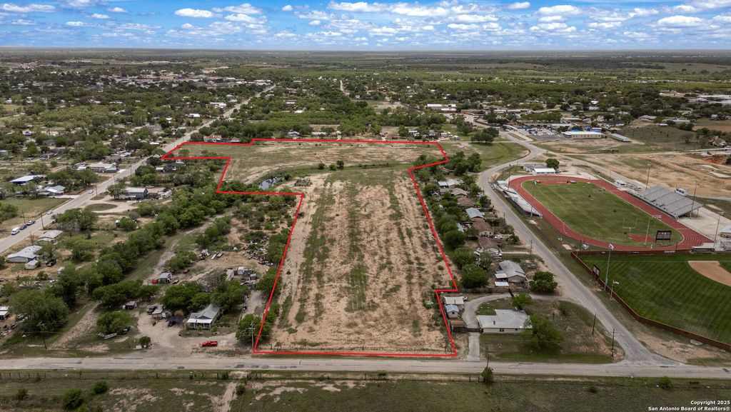 Photo of 000 County Road 7610, Devine, TX 78016 (MLS # 1860909)