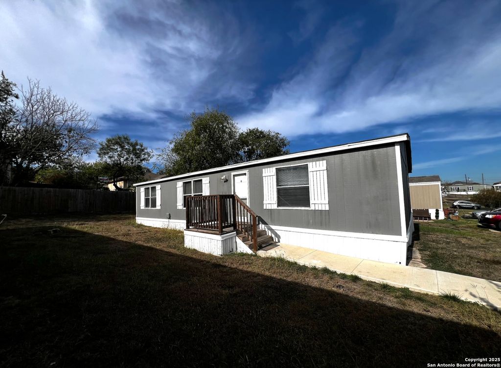 Photo of 222 B STREET, Converse, TX 78109 (MLS # 1926314)