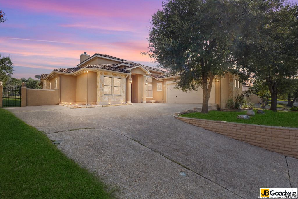 Photo of 25022 Estancia, San Antonio, TX 78260 (MLS # 1909420)