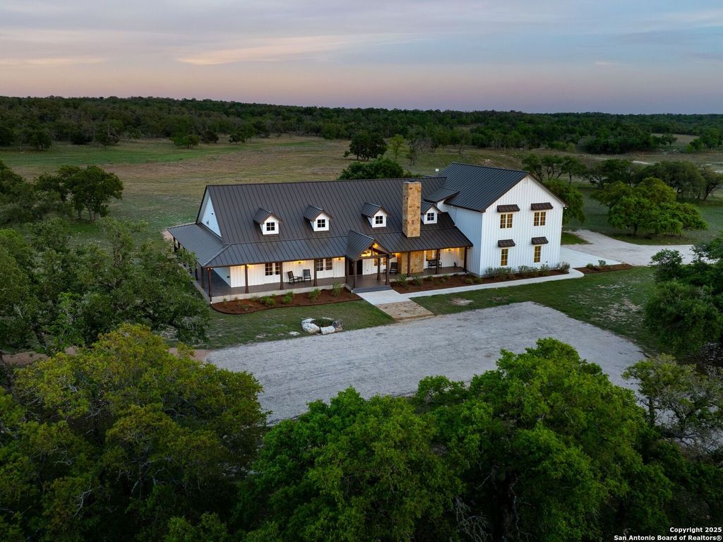 Photo of 862 Grape Creek Road, Fredericksburg, TX 78624 (MLS # 1923364)
