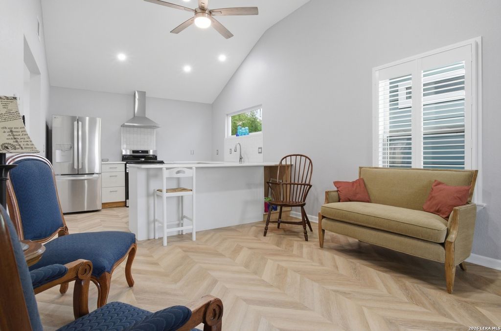 Photo of 1210 summit, San Antonio, TX 78201 (MLS # 1949944)