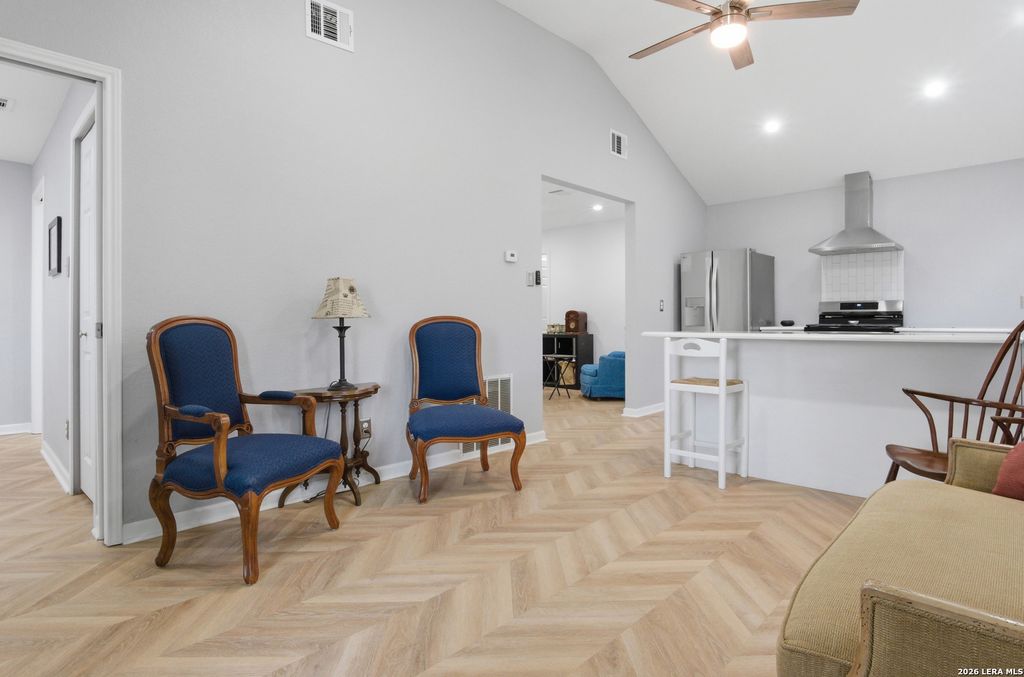 Photo of 1210 summit, San Antonio, TX 78201 (MLS # 1949944)