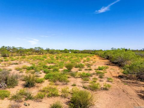 4246 Rakowitz Rd Adkins TX 78101