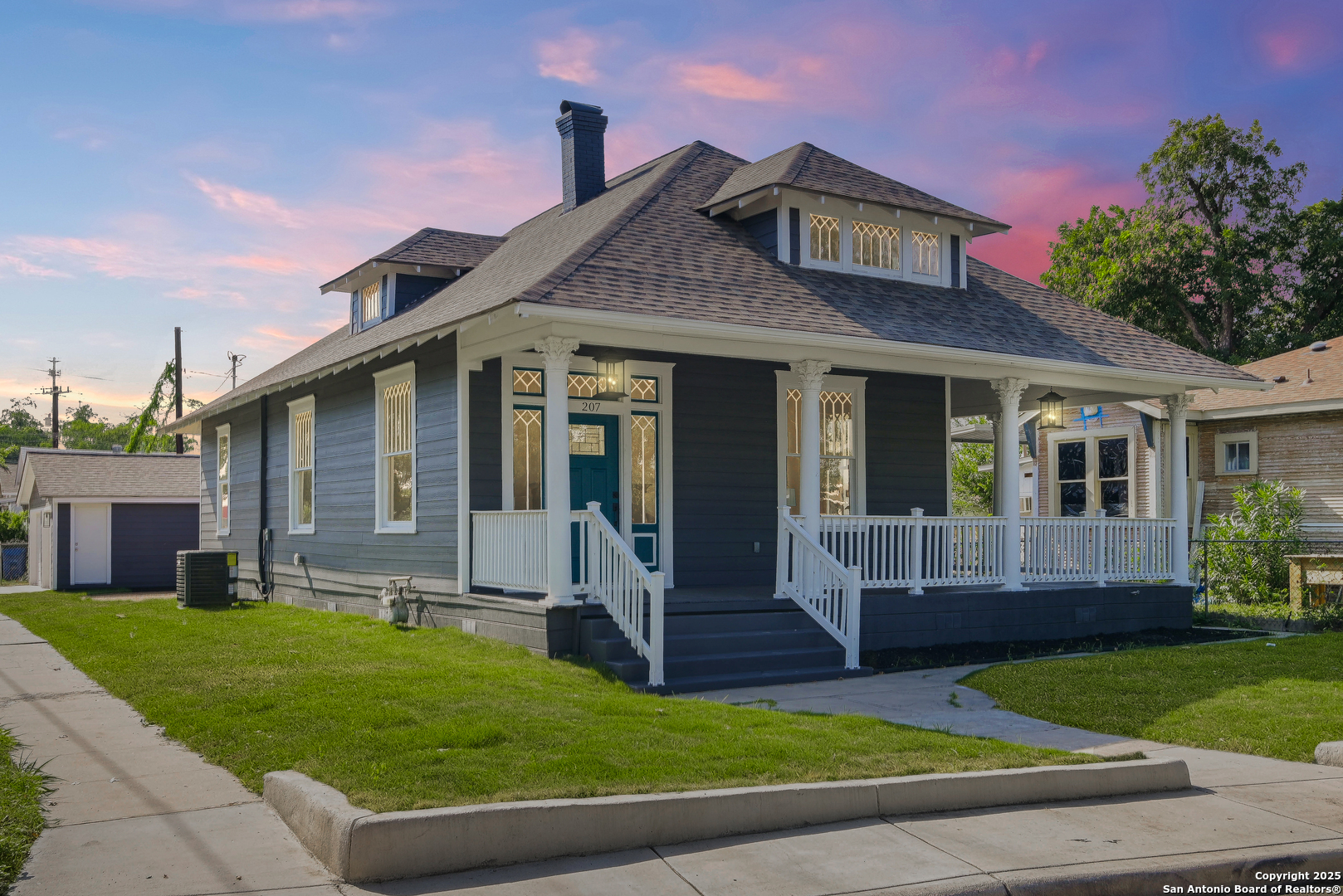 207 Loretta Pl