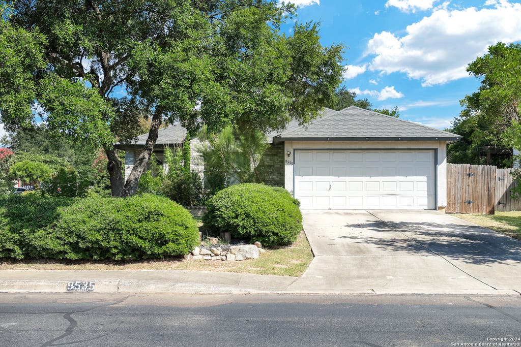 Photo of 9535 ANDREW PT, San Antonio, TX 78251 (MLS # 2007380)