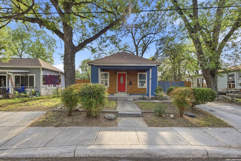 Photo of 321 Regent, San Antonio, TX 78204 (MLS # 1963416)