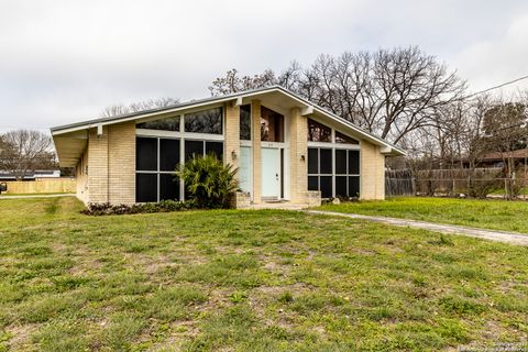 Photo of 317 Gaiety Ln, Kirby, TX 78219 (MLS # 1930210)