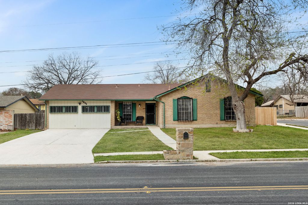 Photo of 2835 Hiawatha, San Antonio, TX 78210 (MLS # 1943366)