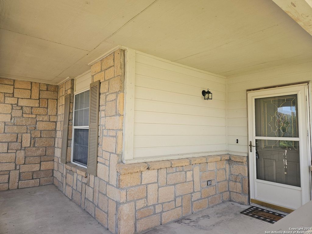 Photo of 204 N WILLOW WAY, Cibolo, TX 78108 (MLS # 1894931)