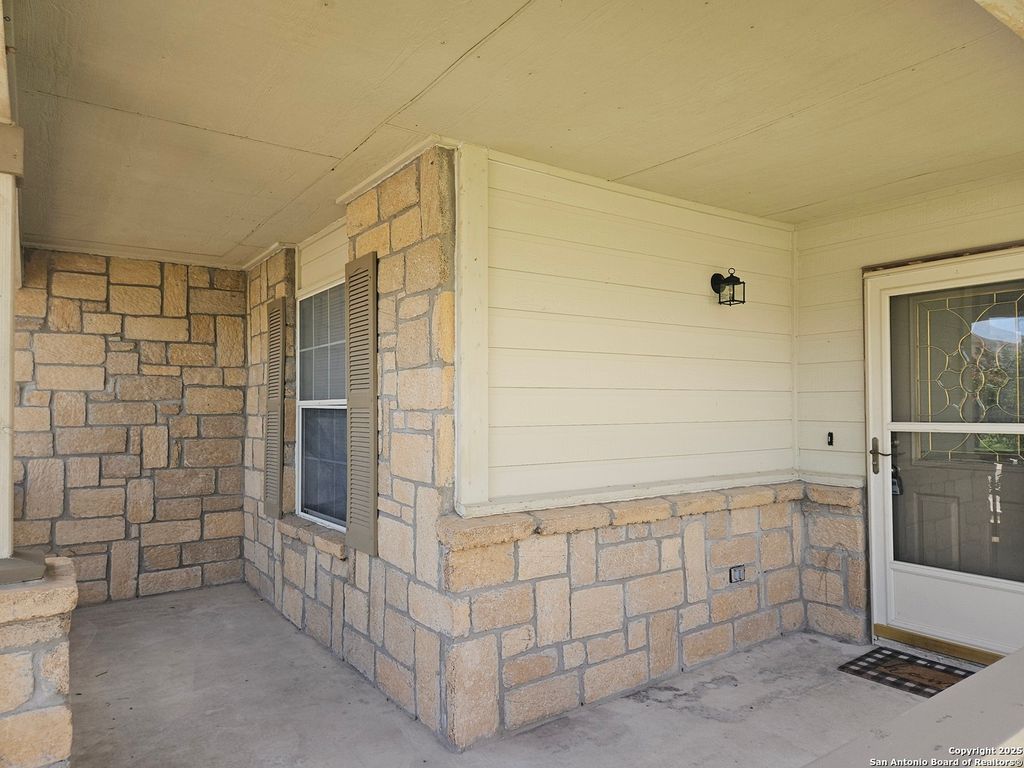 Photo of 204 N WILLOW WAY, Cibolo, TX 78108 (MLS # 1894931)