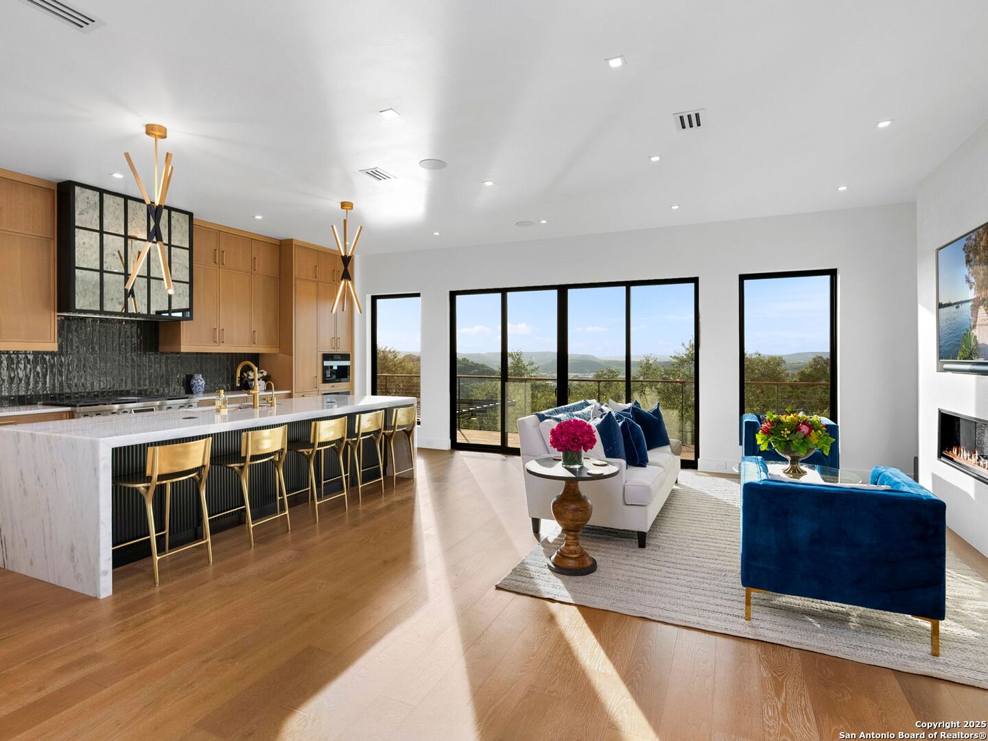 1104 SUMMIT RIDGE DR