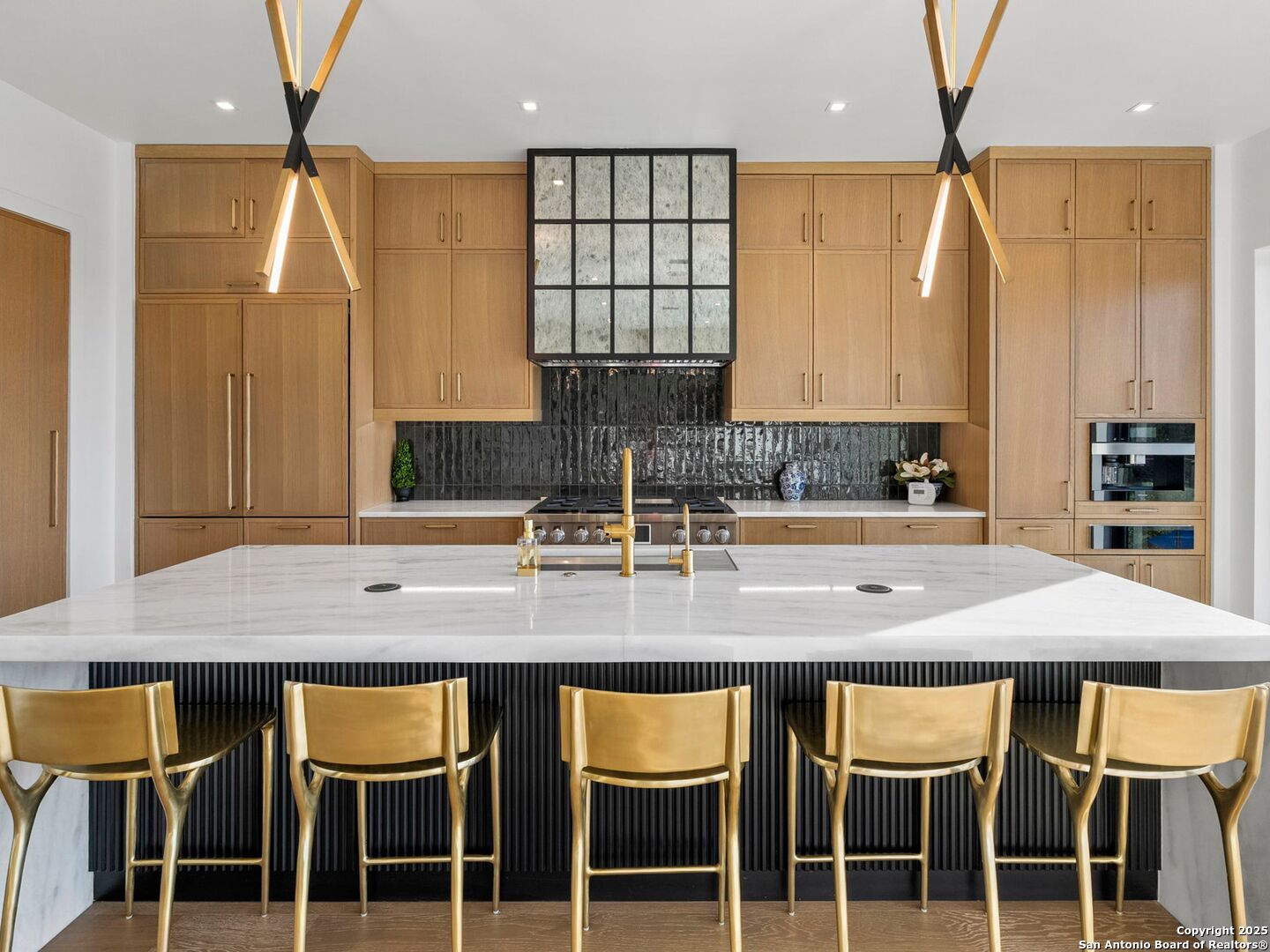 1104 SUMMIT RIDGE DR