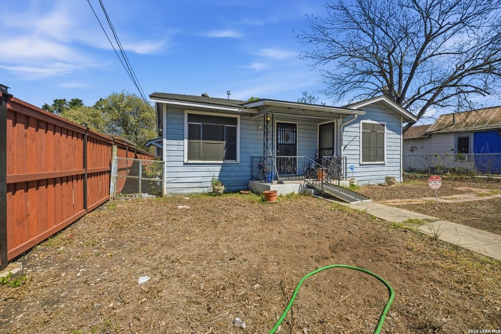 Photo of 309 Gray, San Antonio, TX 78208 (MLS # 1951255)