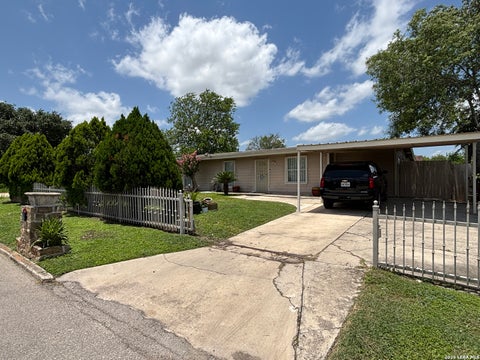 Property photo of 7531 Alpine Valley Dr, San Antonio, TX 78242