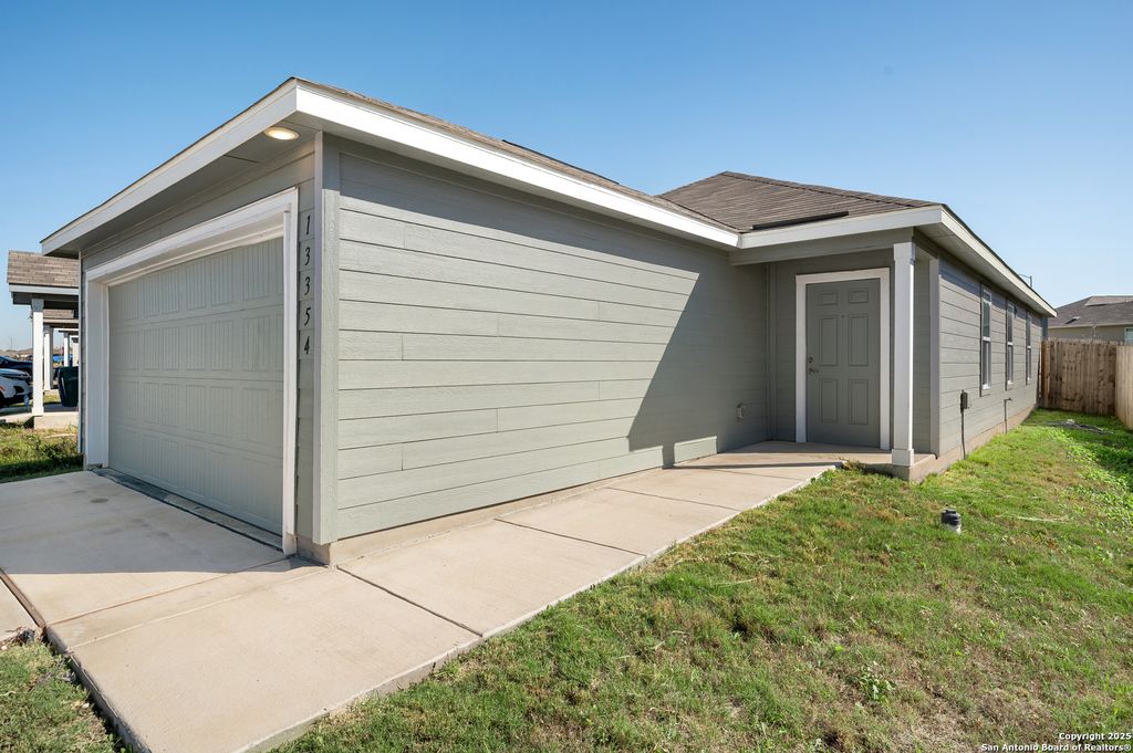 Photo of 13354 Furyk, San Antonio, TX 78221 (MLS # 1929871)