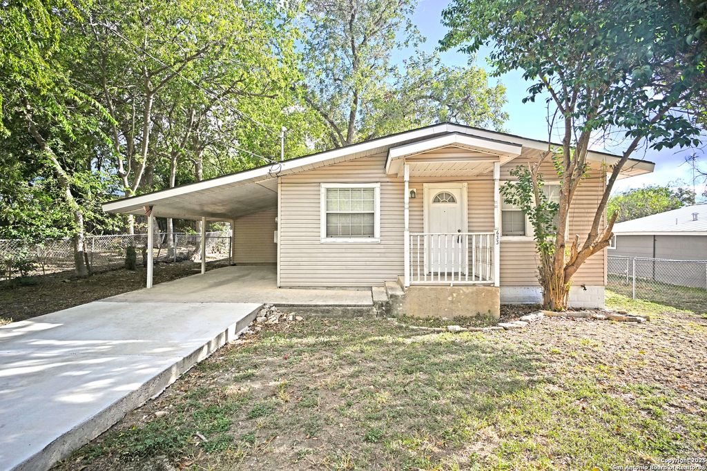 Photo of 633 S Academy, New Braunfels, TX 78130 (MLS # 1926593)